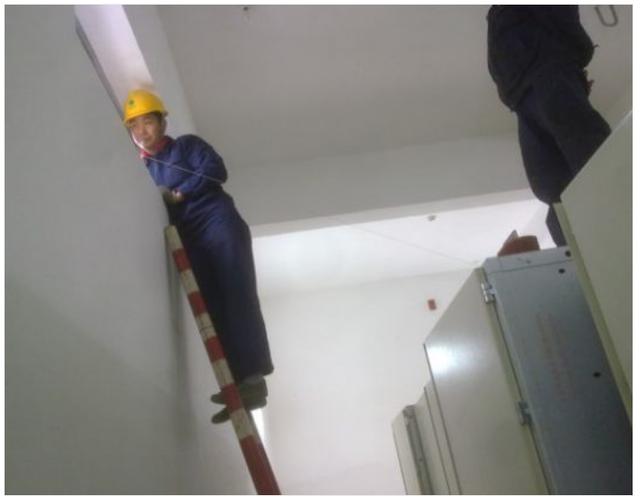 高壓開(kāi)關(guān)柜安裝過(guò)程及注意事項(xiàng)詳細(xì)說(shuō)明，有插圖，非常實(shí)用！