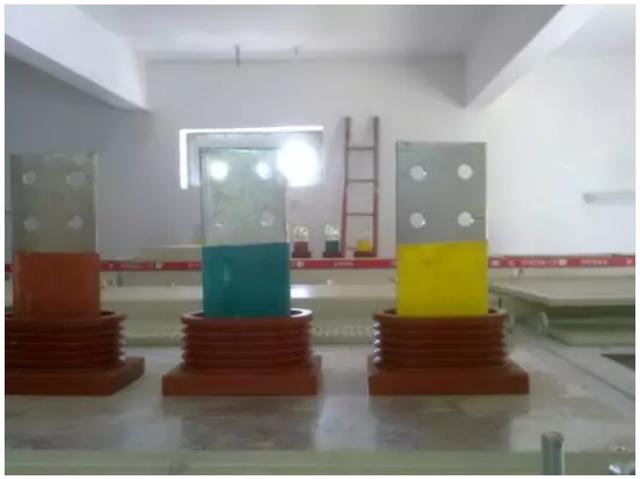 高壓開(kāi)關(guān)柜安裝過(guò)程及注意事項(xiàng)詳細(xì)說(shuō)明，有插圖，非常實(shí)用！