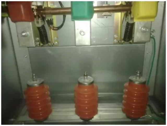 高壓開(kāi)關(guān)柜安裝過(guò)程及注意事項(xiàng)詳細(xì)說(shuō)明，有插圖，非常實(shí)用！