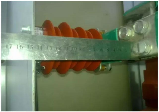 高壓開(kāi)關(guān)柜安裝過(guò)程及注意事項(xiàng)詳細(xì)說(shuō)明，有插圖，非常實(shí)用！