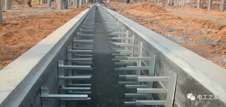 一條完成開關柜安裝，電纜橋架施工，電纜敷設及布線施工，照明配電箱施工