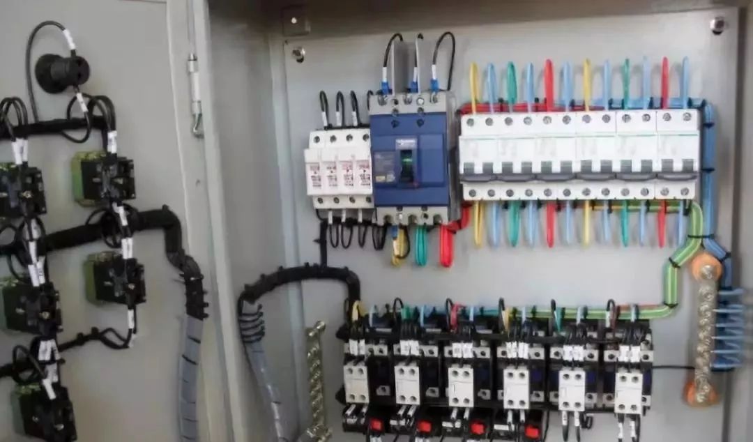 如果計算機房沒有配電箱,會發生什么?