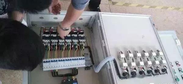 配電柜型號和內(nèi)部結(jié)構(gòu)分析,一篇文章就足夠了!