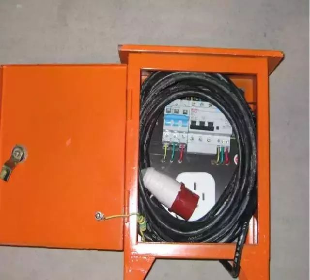 施工現(xiàn)場(chǎng)臨時(shí)用電配電箱及開(kāi)關(guān)箱配置和使用說(shuō)明,圖示詳圖