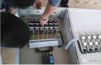 分析了配電箱的內部結構,誰能理解它?