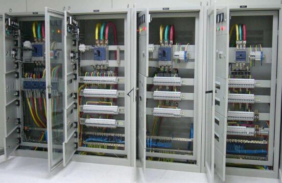 電力工程安裝技術配電箱!