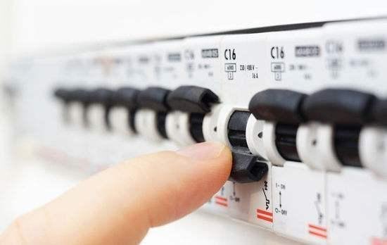 Home 配電箱,應(yīng)該分成幾個(gè)電路,每個(gè)電路開關(guān)如何選擇